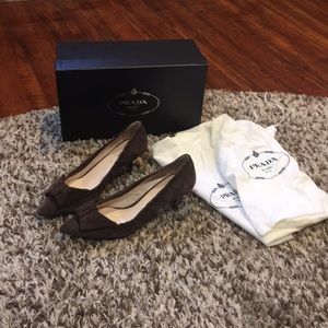 Prada pumps.37.5
